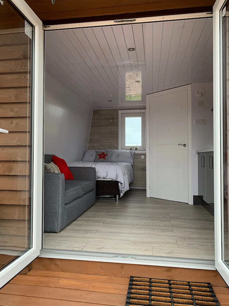 AC/DC Glamping