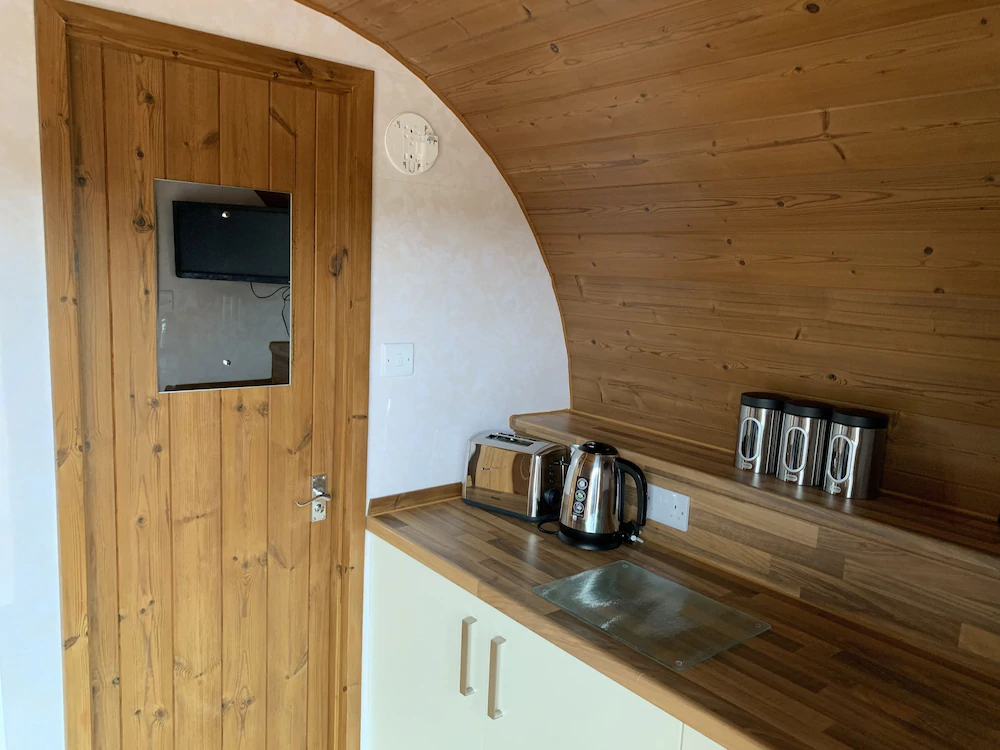 AC/DC Glamping