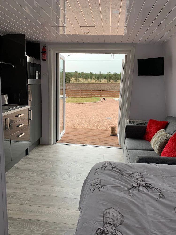AC/DC Glamping