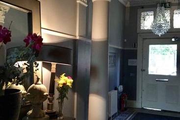 15Glasgow Bed & Breakfast