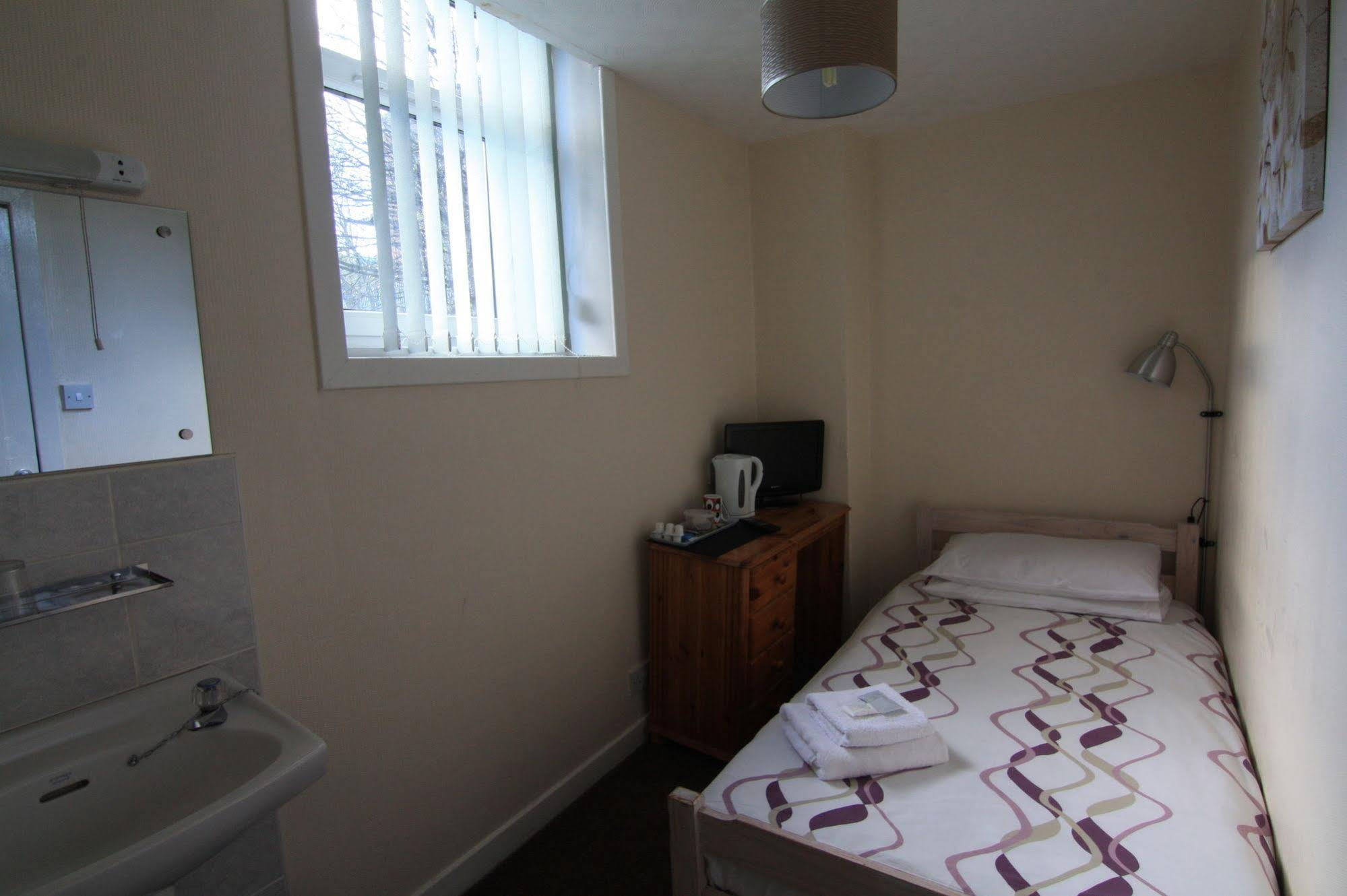 Hampton Court Guest House