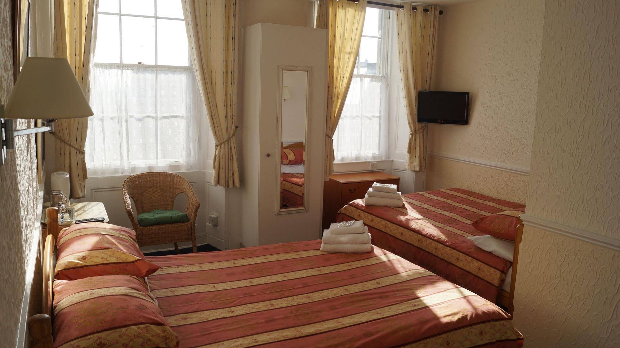 Hampton Court Guest House