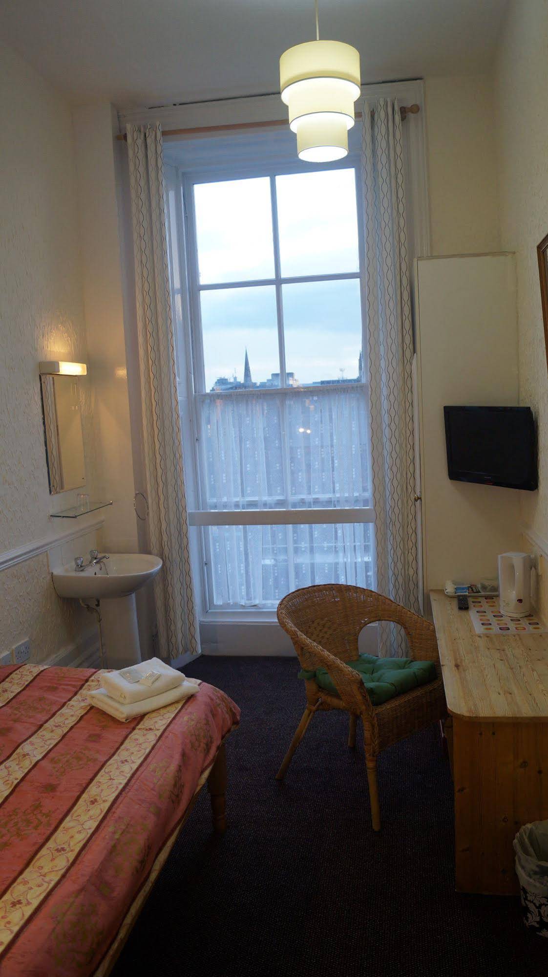 Hampton Court Guest House