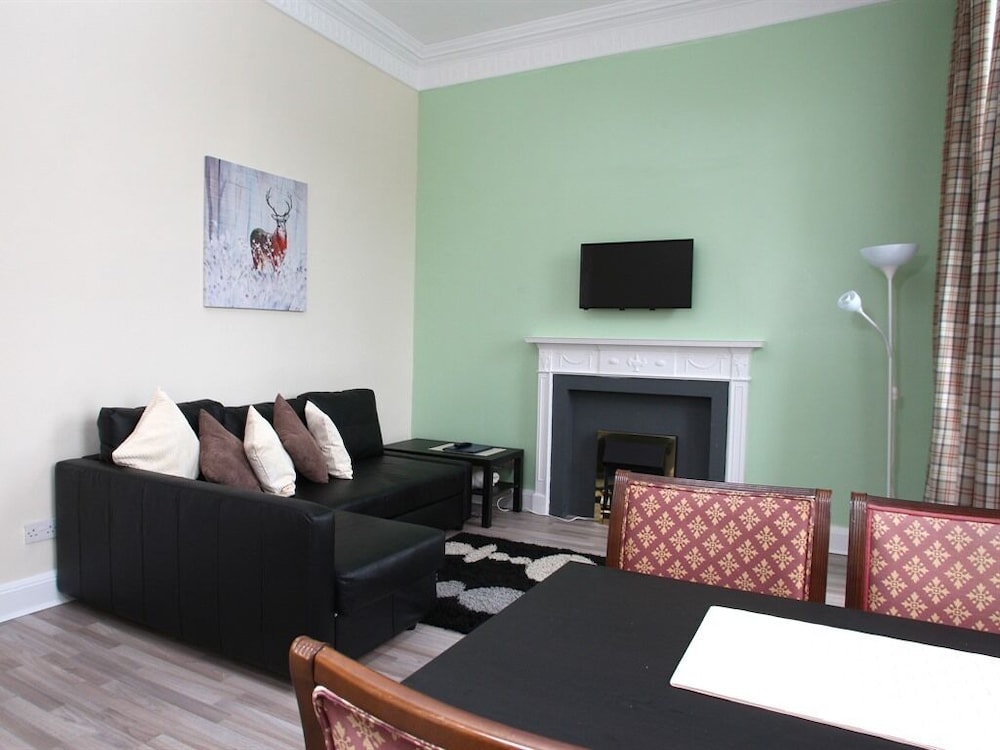 No 52 Charlotte Street