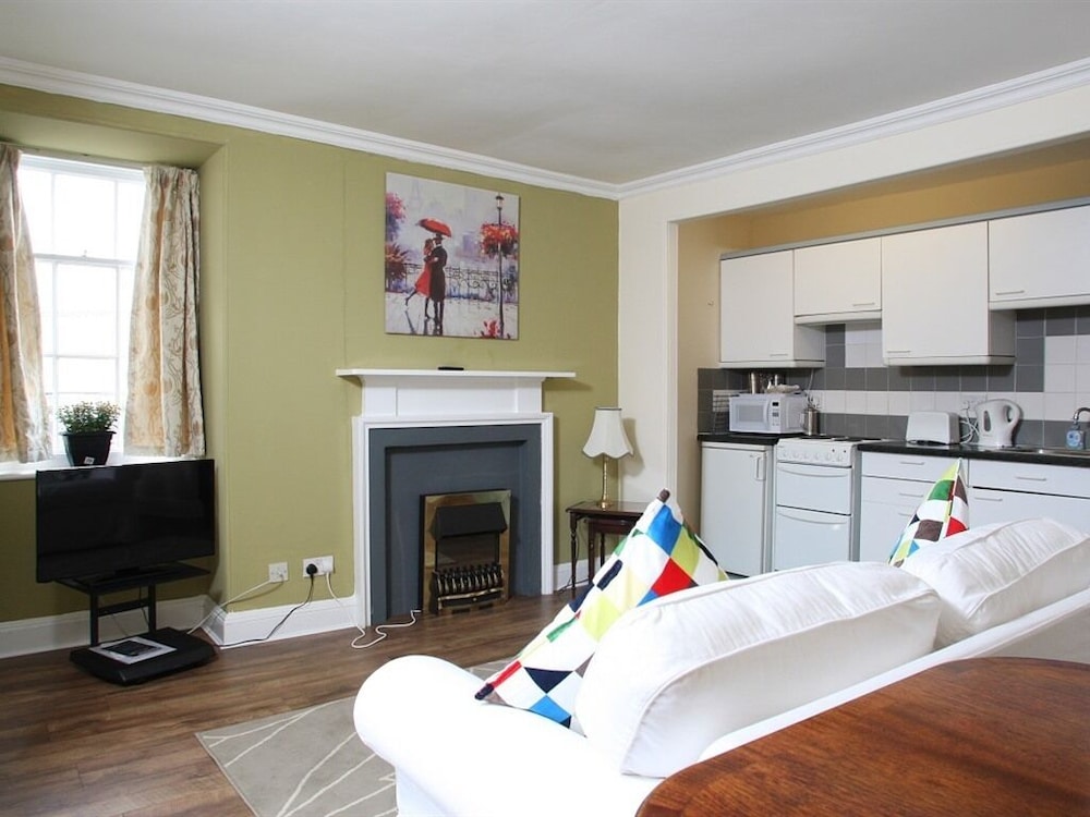 No 52 Charlotte Street