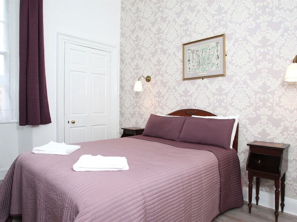 No 52 Charlotte Street