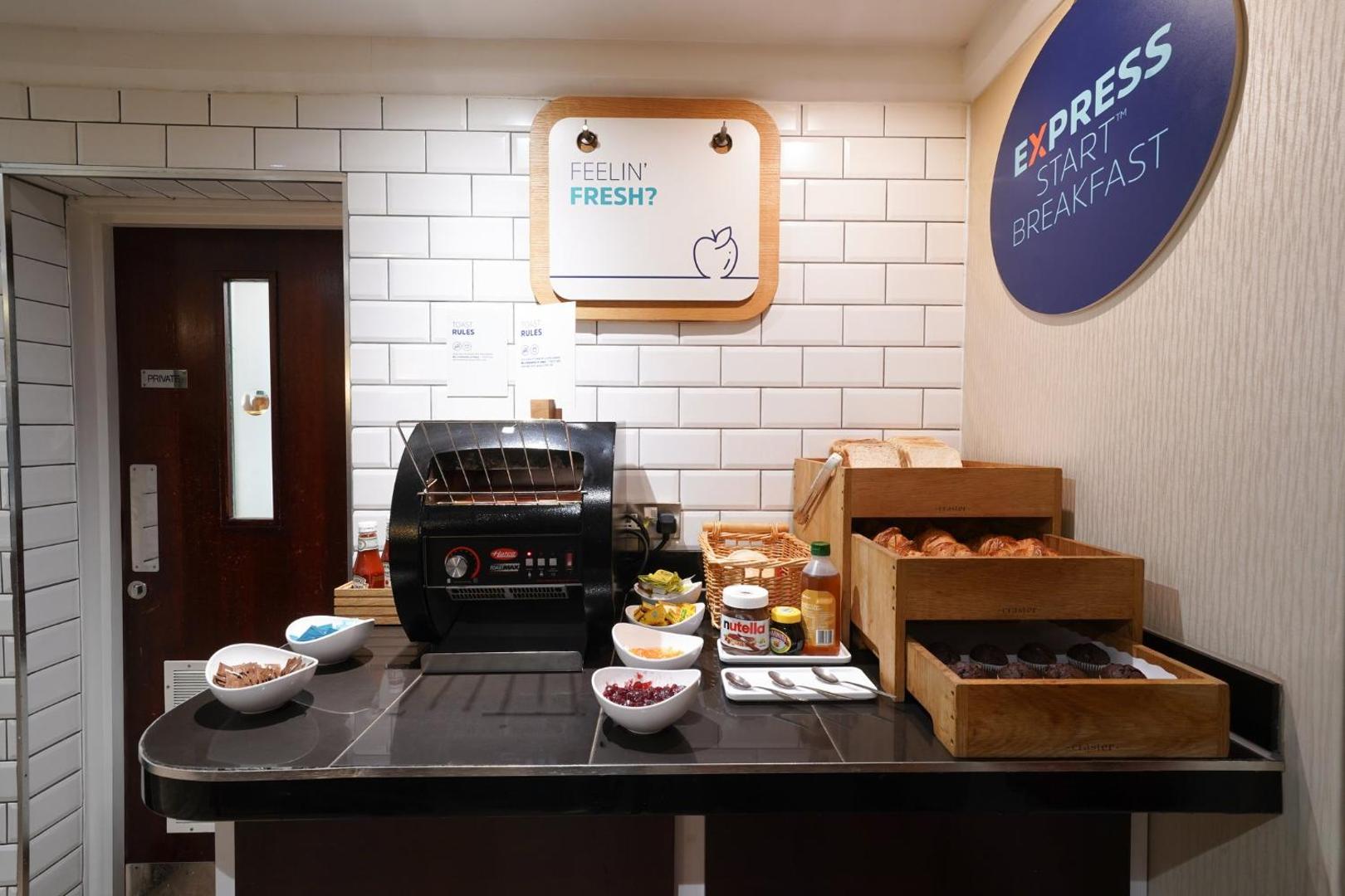 Holiday Inn Express Glenrothes