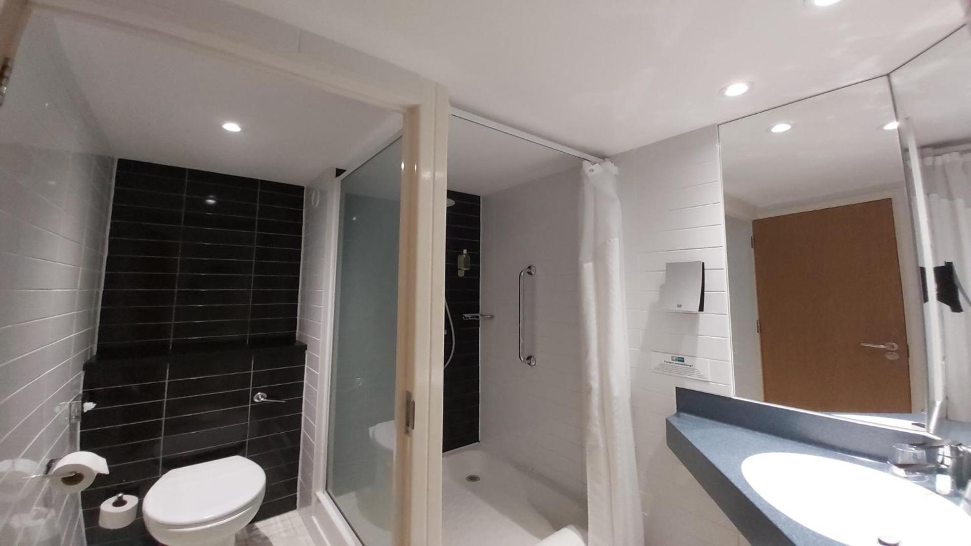 Holiday Inn Express Glenrothes