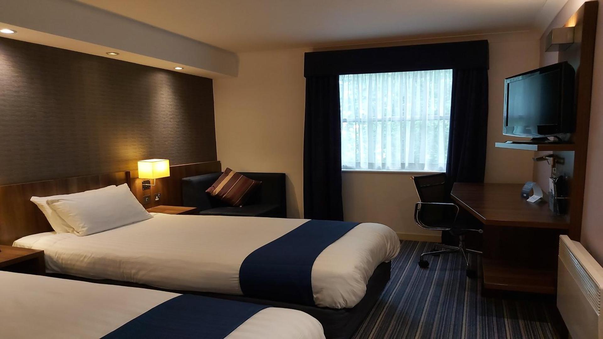 Holiday Inn Express Glenrothes
