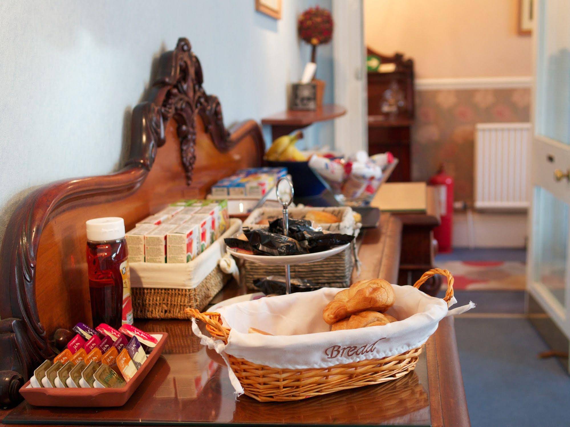 Crown Hotel Guesthouse