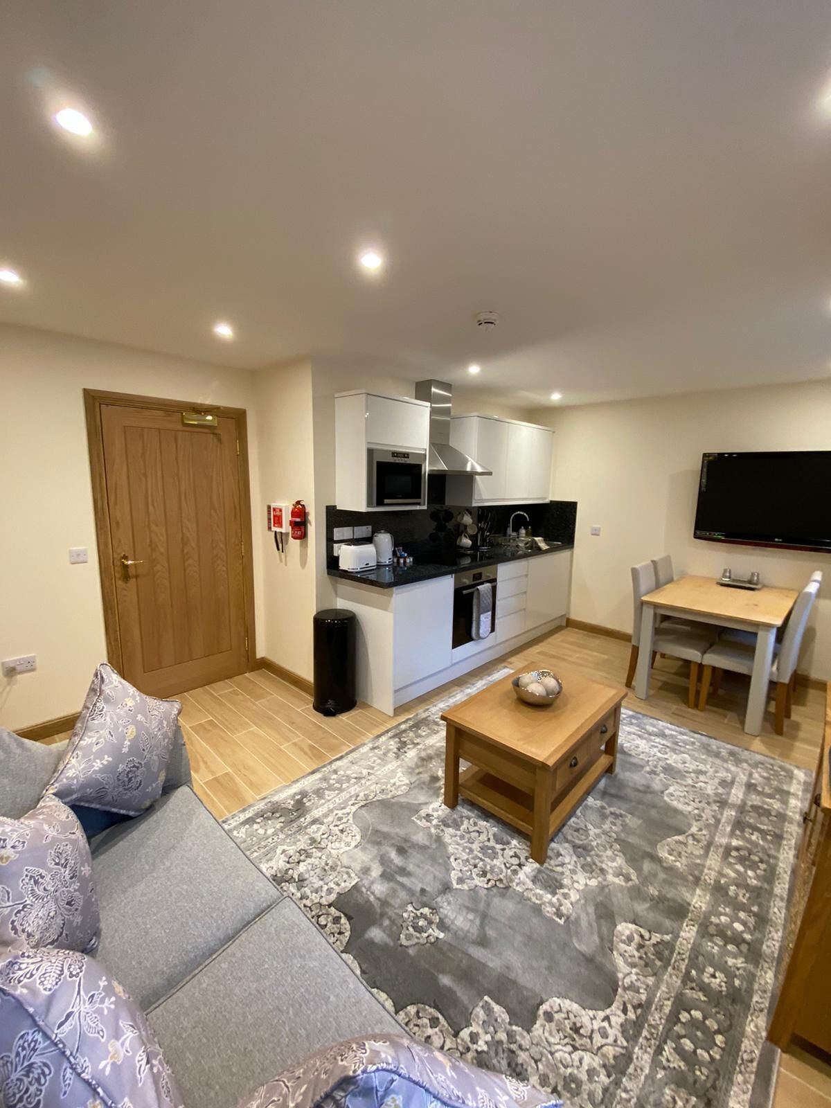 Waverley Inn Apartments