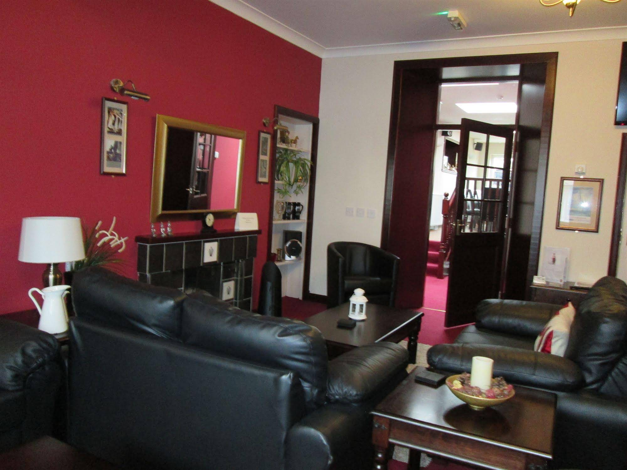 Robertson Arms Hotel