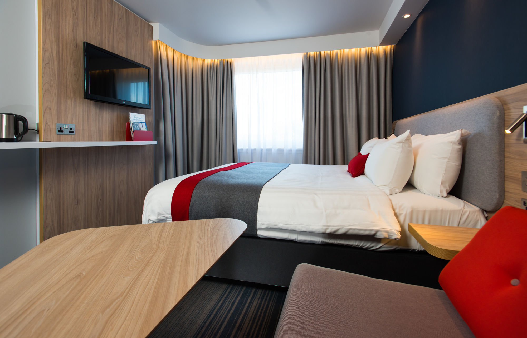 Holiday Inn Express Glasgow Airport
