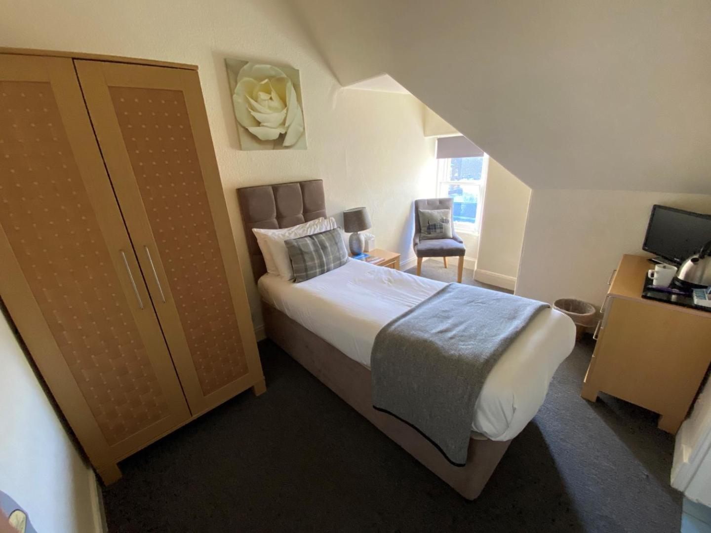 McKays Hotel, Bar & Restaurant