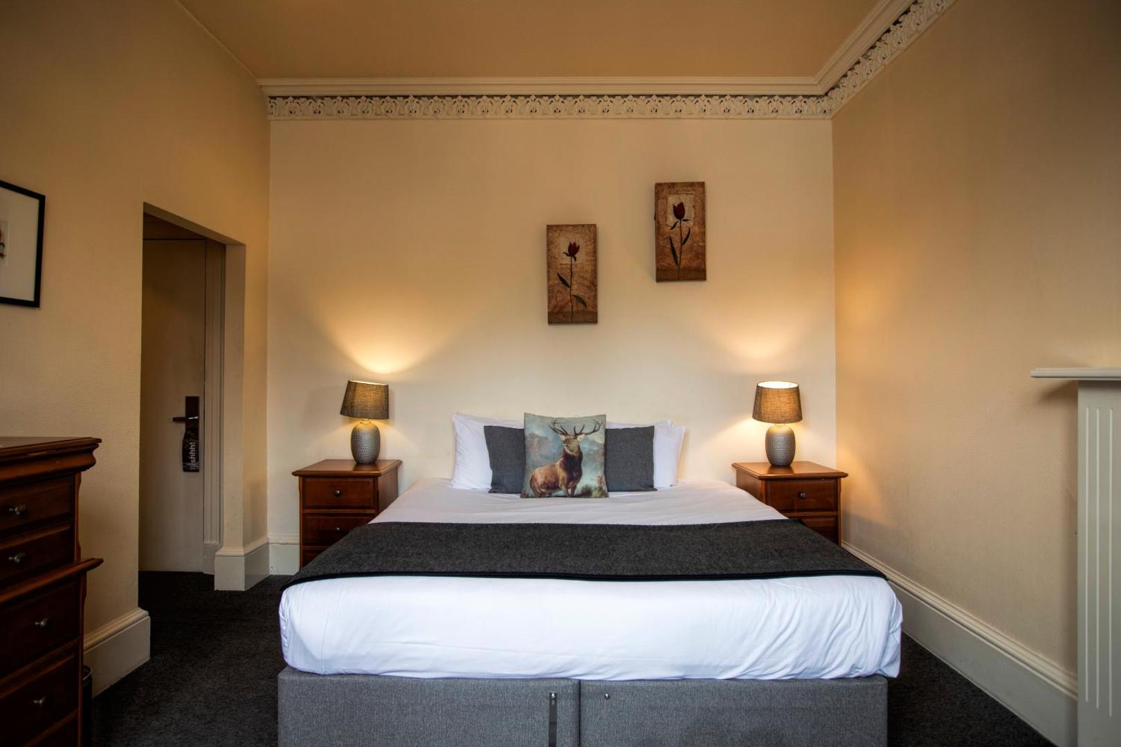 McKays Hotel, Bar & Restaurant