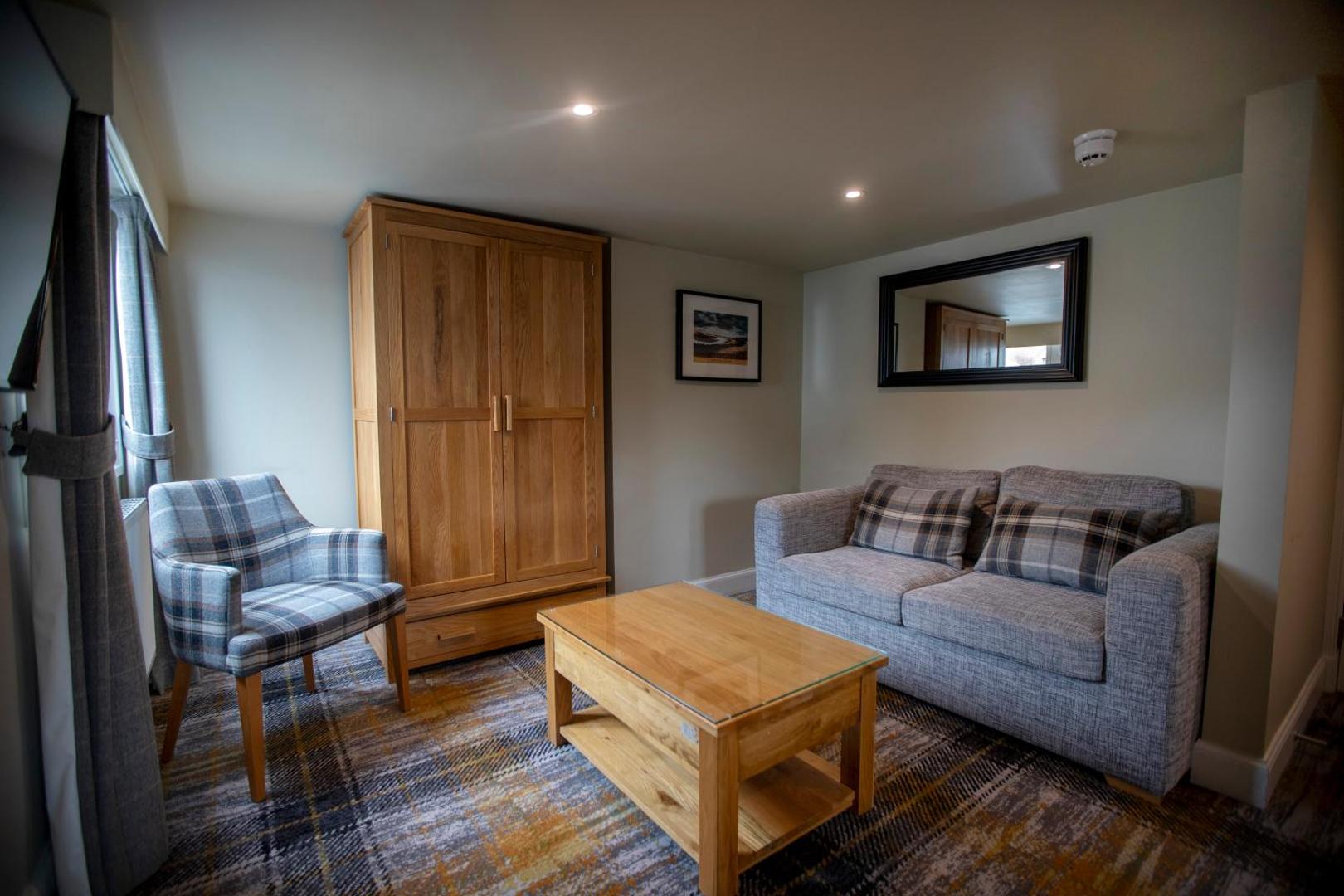 McKays Hotel, Bar & Restaurant