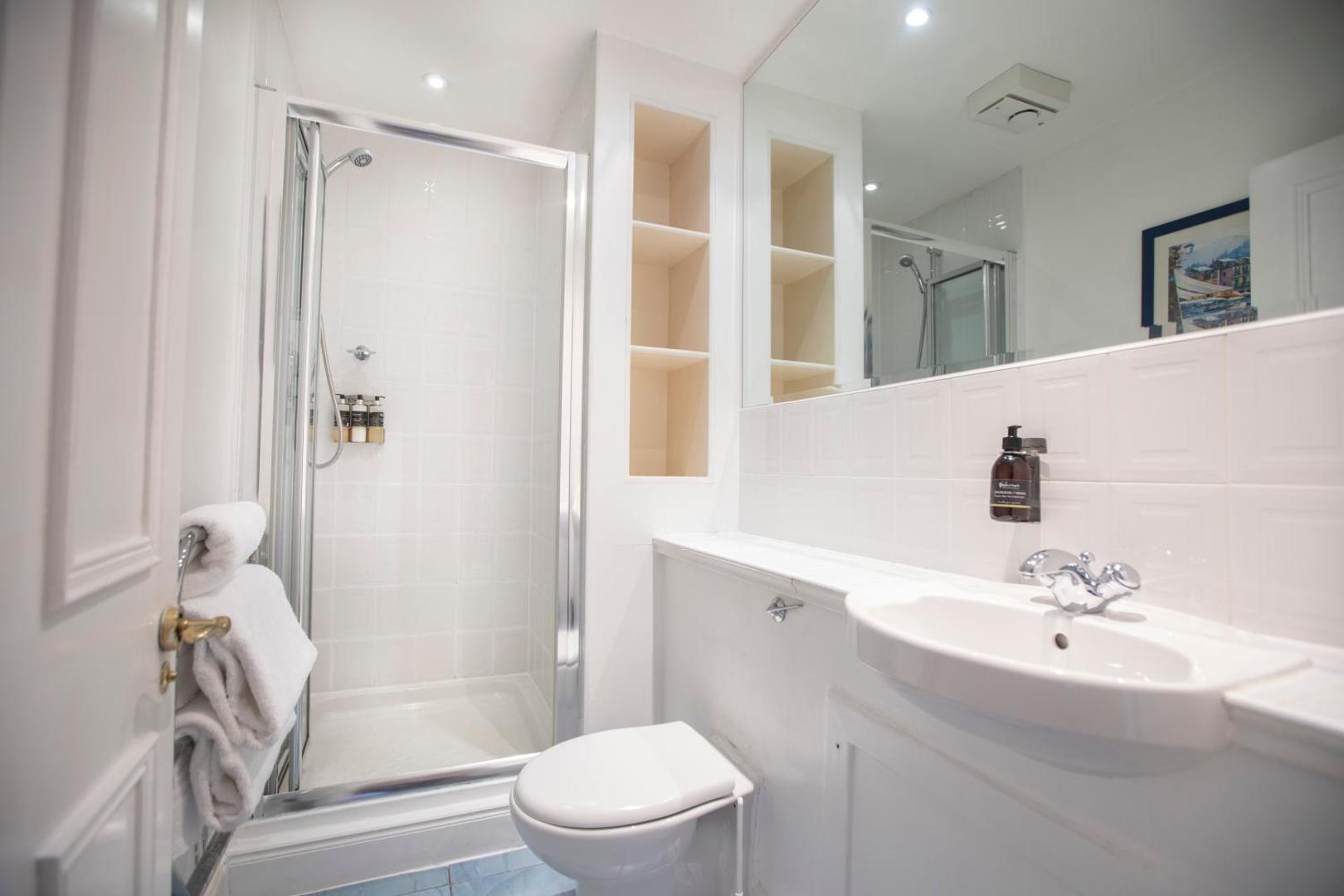 McKays Hotel, Bar & Restaurant