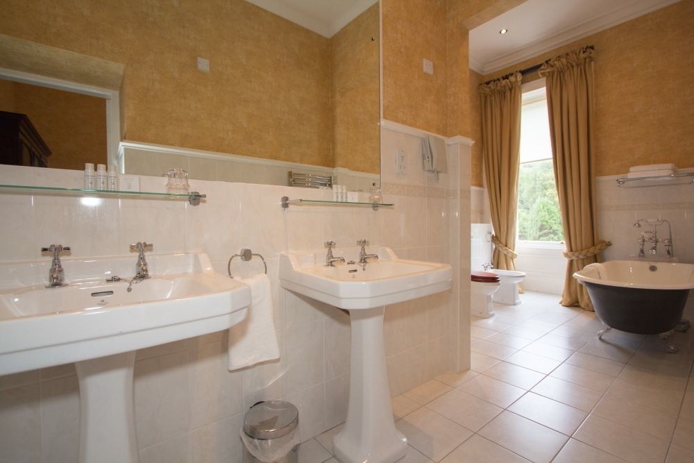 Skeabost House Hotel