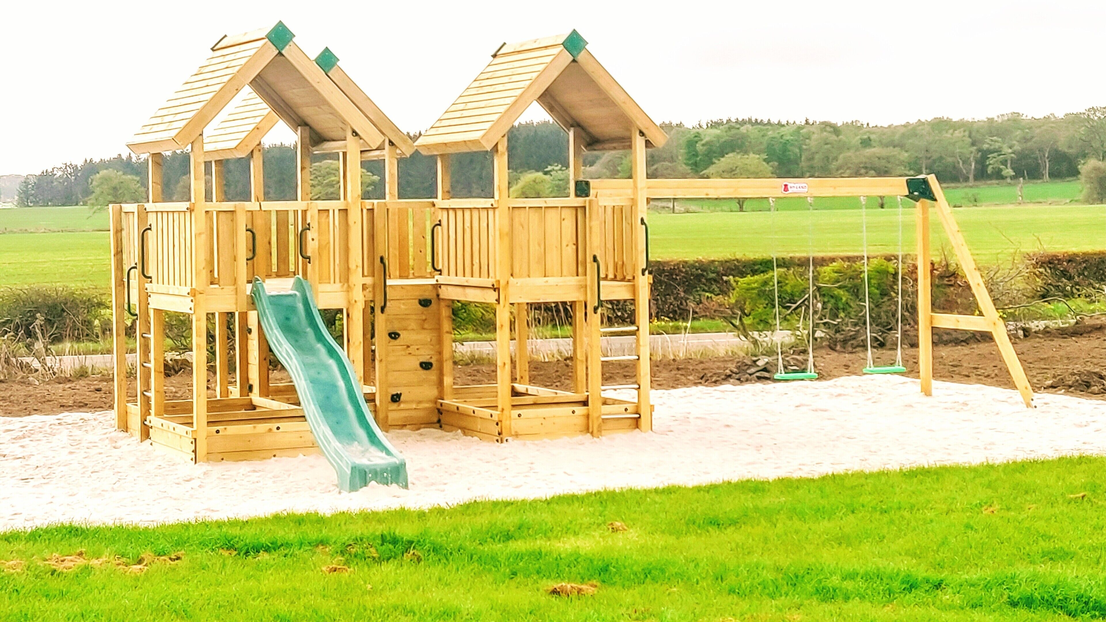 Saltire 26 with Hot Tub 3 Bed