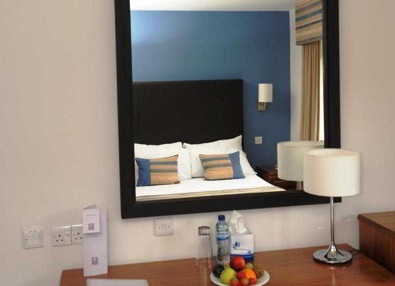Stirling Court Hotel