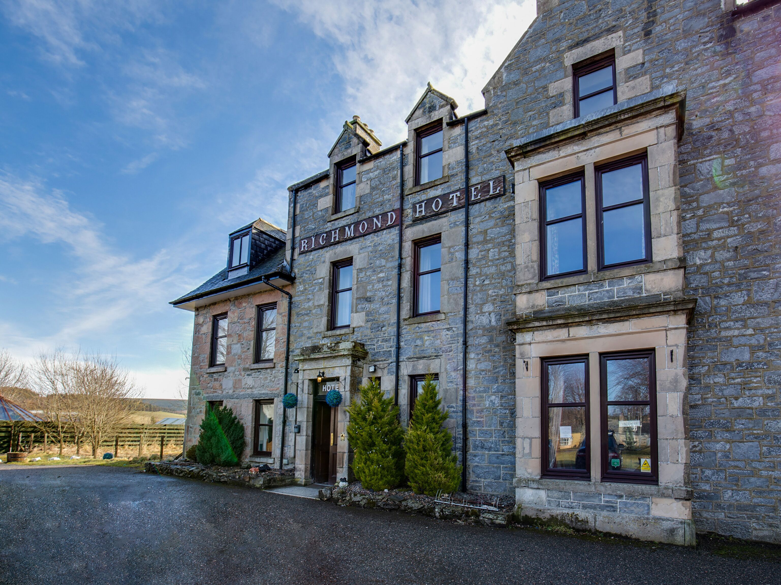 The Richmond Arms Hotel