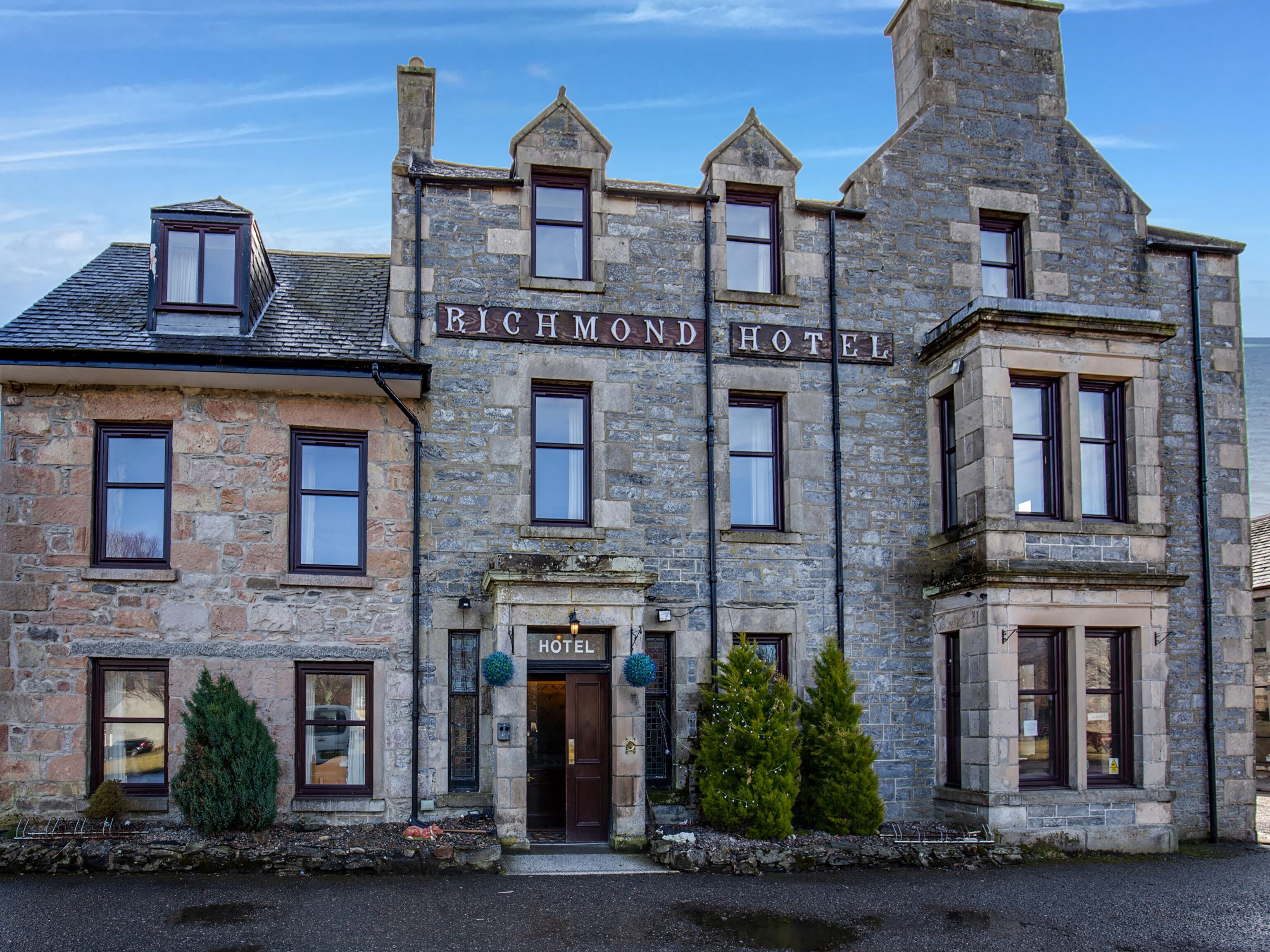 The Richmond Arms Hotel