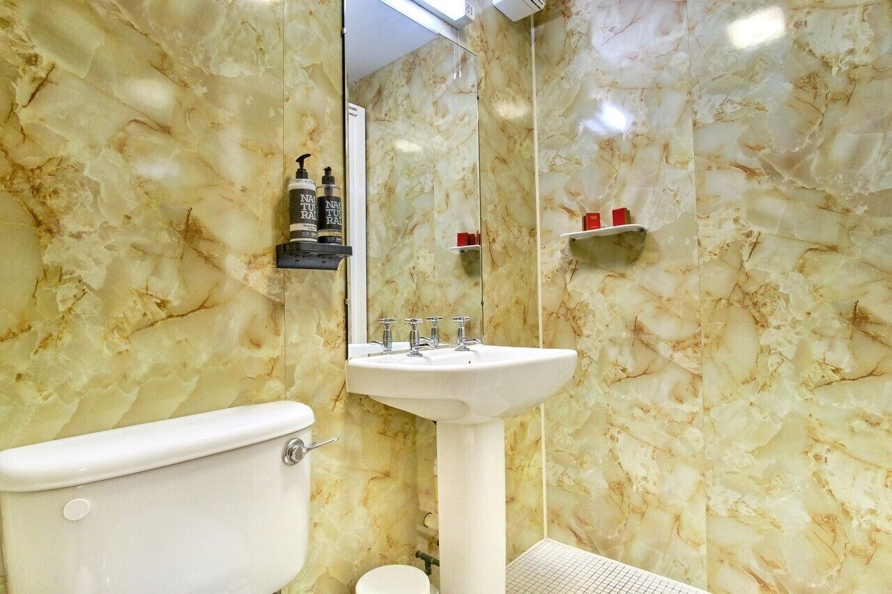 Muthu Ben Doran Hotel