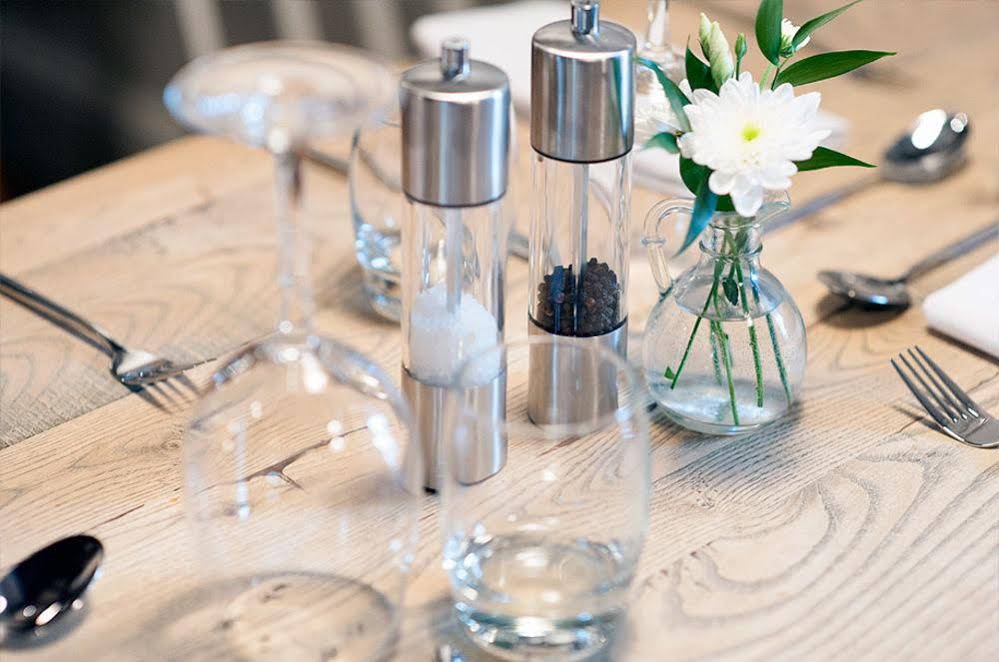 The Ilchester Arms Hotel