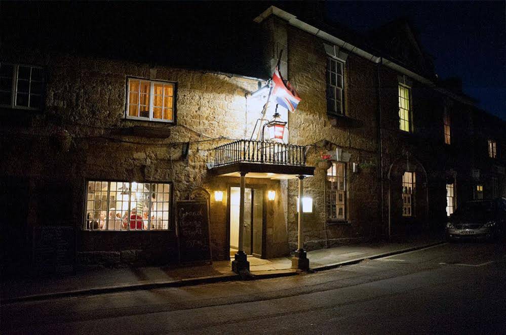 The Ilchester Arms Hotel