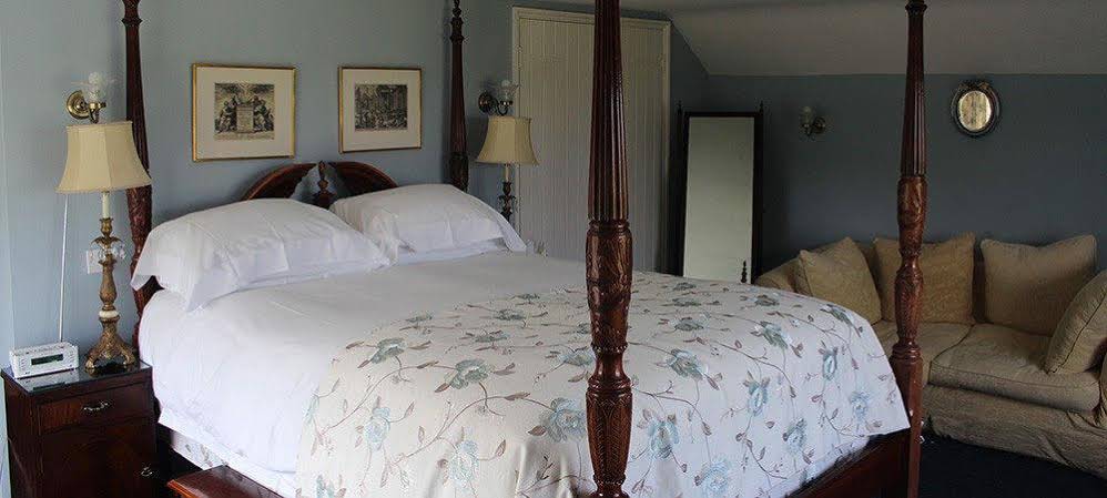 Munden House