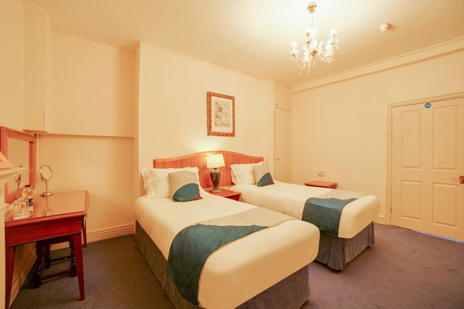 OYO Bailbrook Lodge, Bath