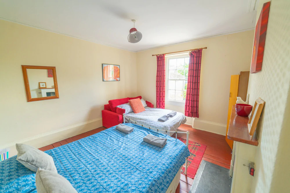 Stag And Hen Friendly House