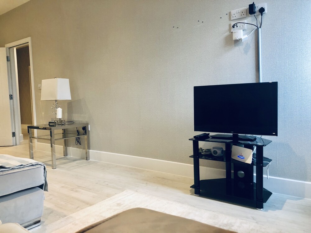 Snapos Luxury Serviced Apartments Meridian House Bedford