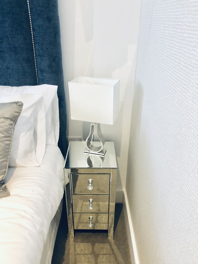 Snapos Luxury Serviced Apartments Meridian House Bedford