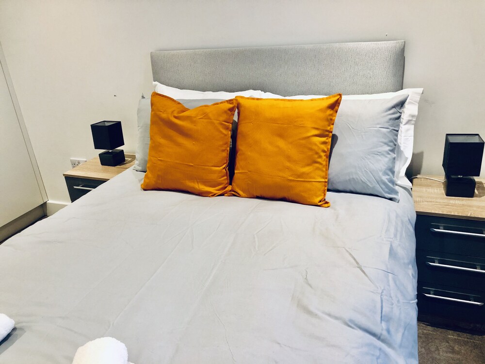 Snapos Luxury Serviced Apartments Meridian House Bedford