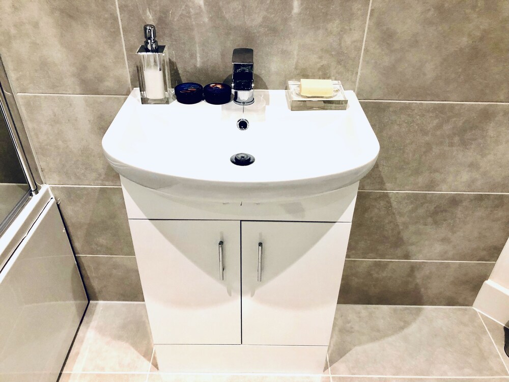 Snapos Luxury Serviced Apartments Meridian House Bedford