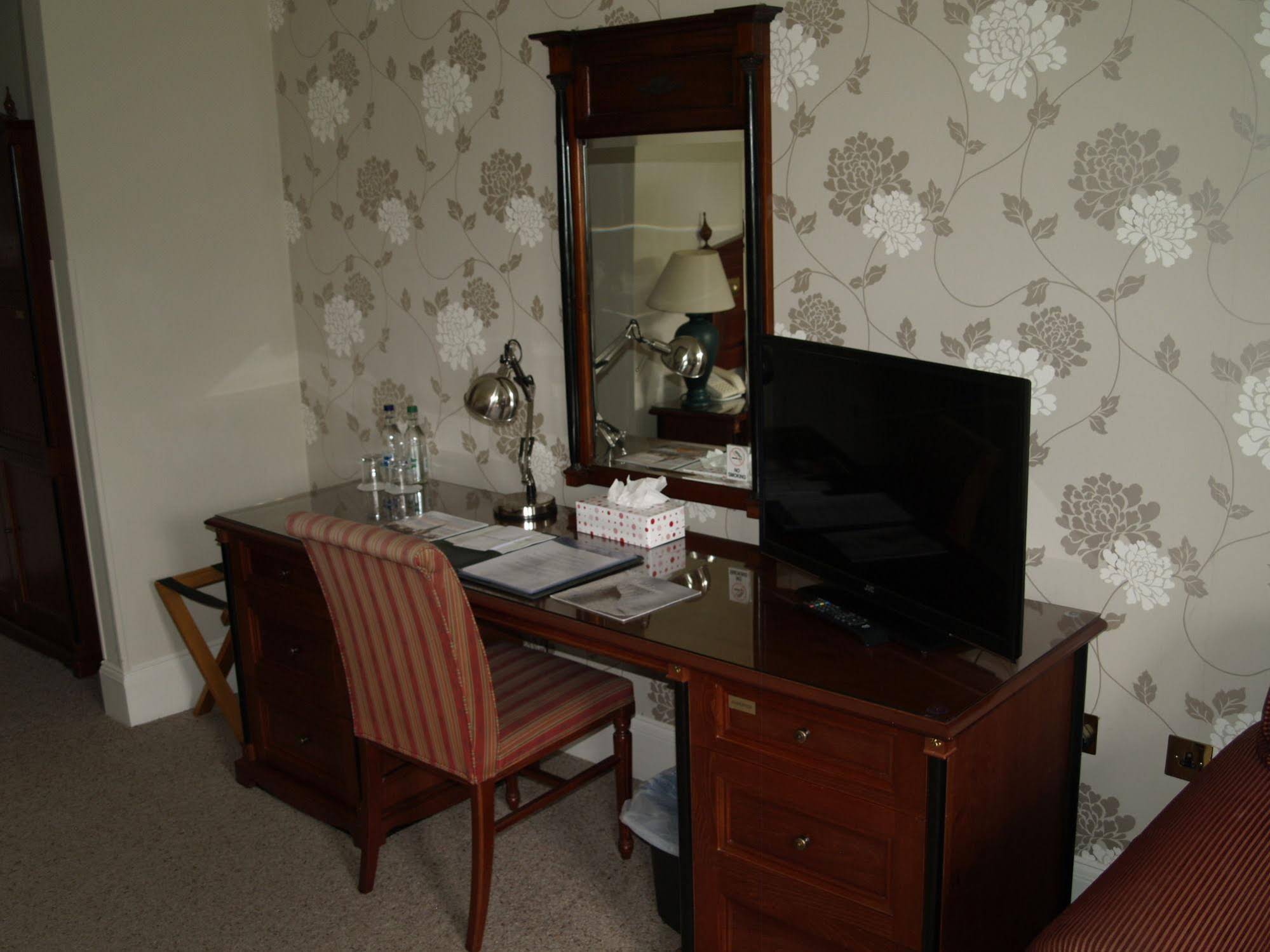 Woodlands Manor