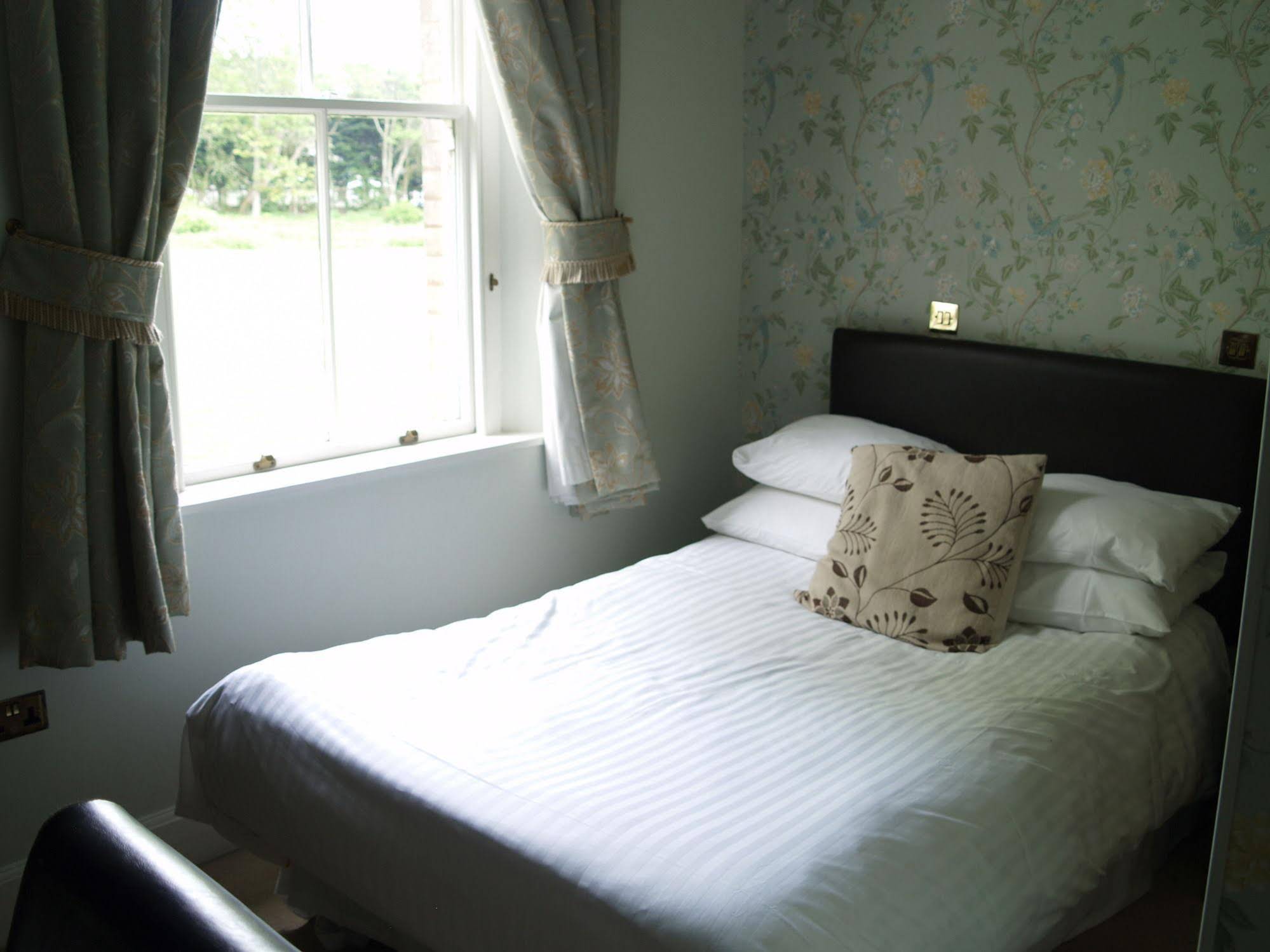 Woodlands Manor