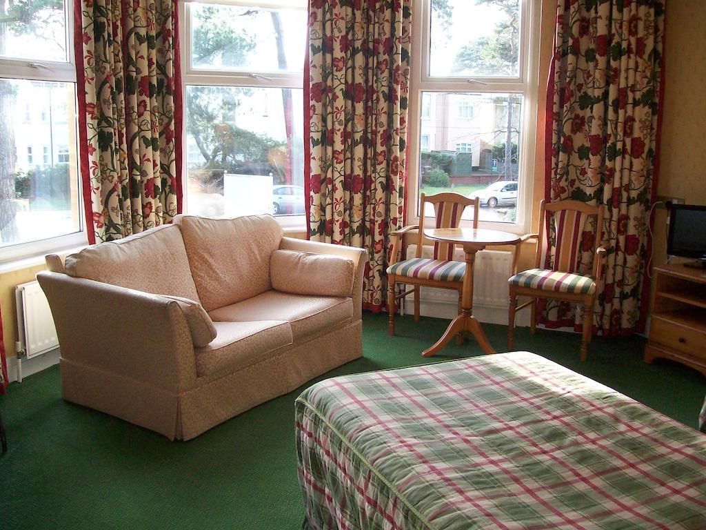 The Elstead Hotel