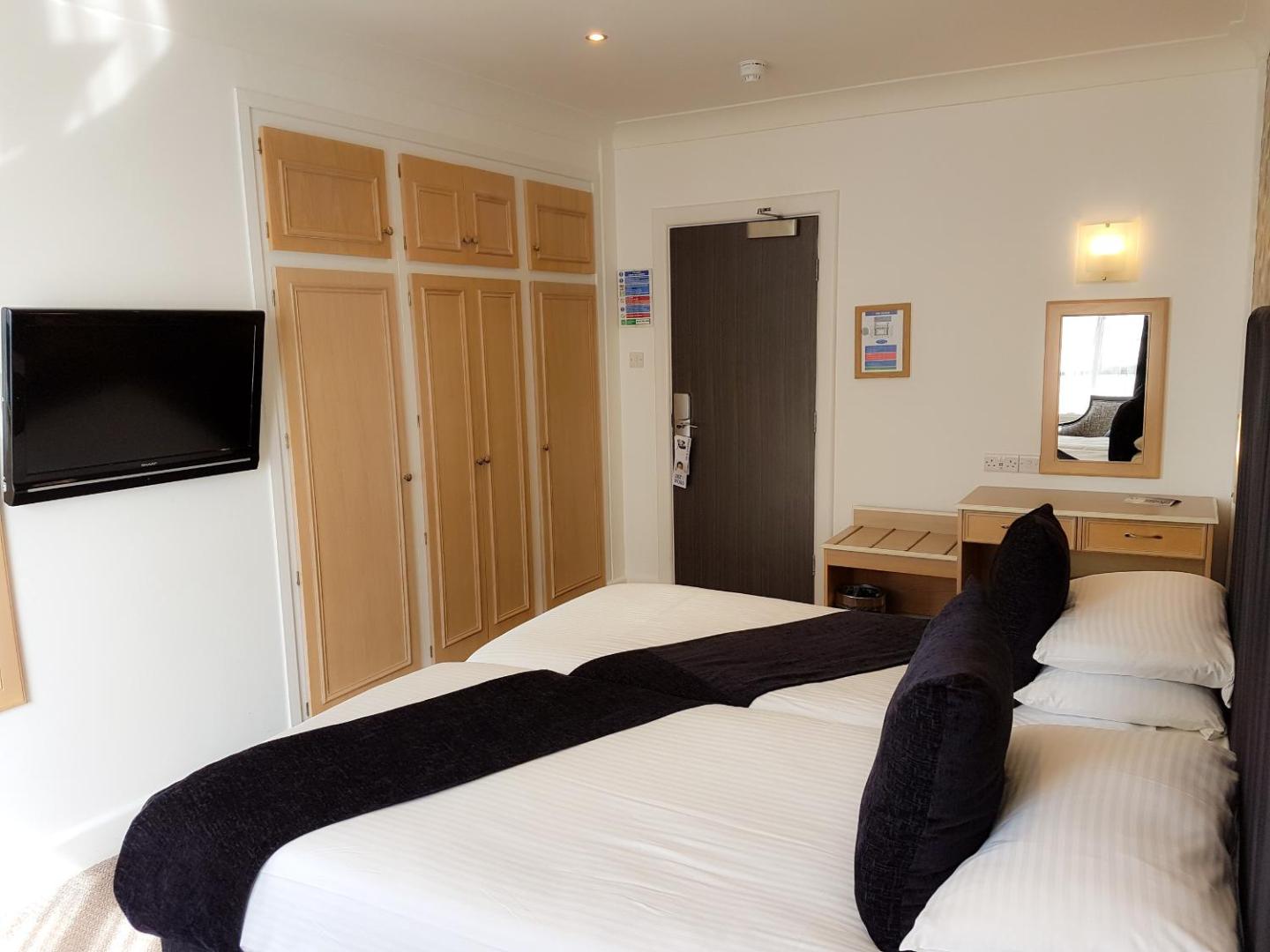 The Cumberland Hotel