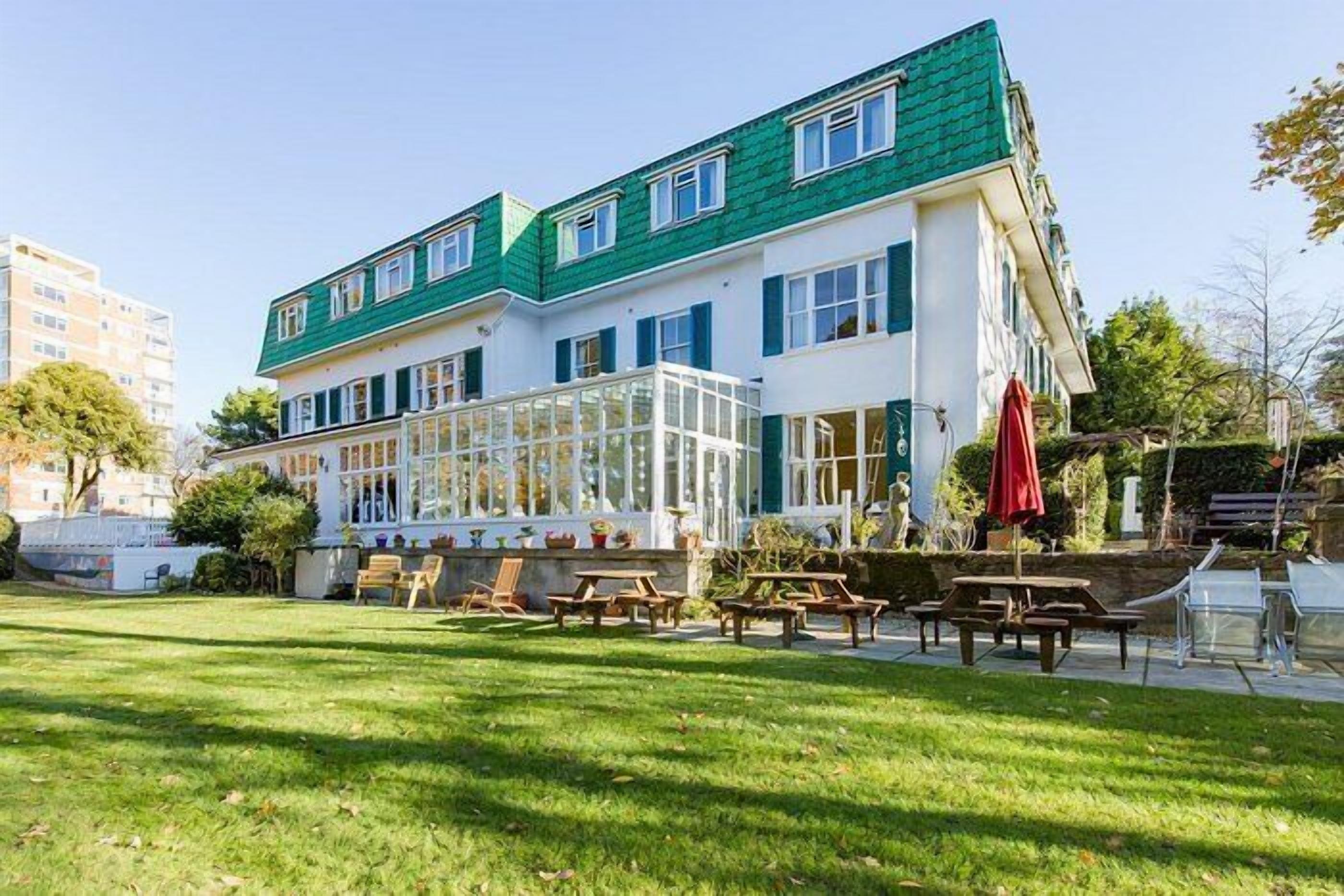 The Grove Hotel