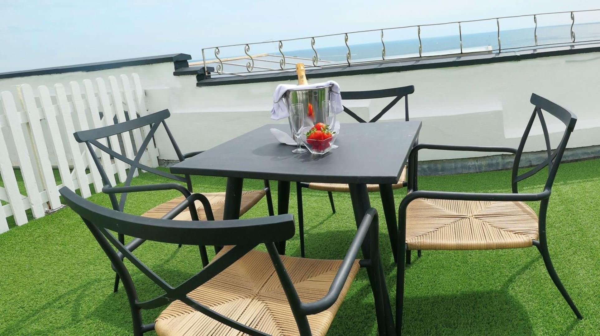 The Suncliff Hotel