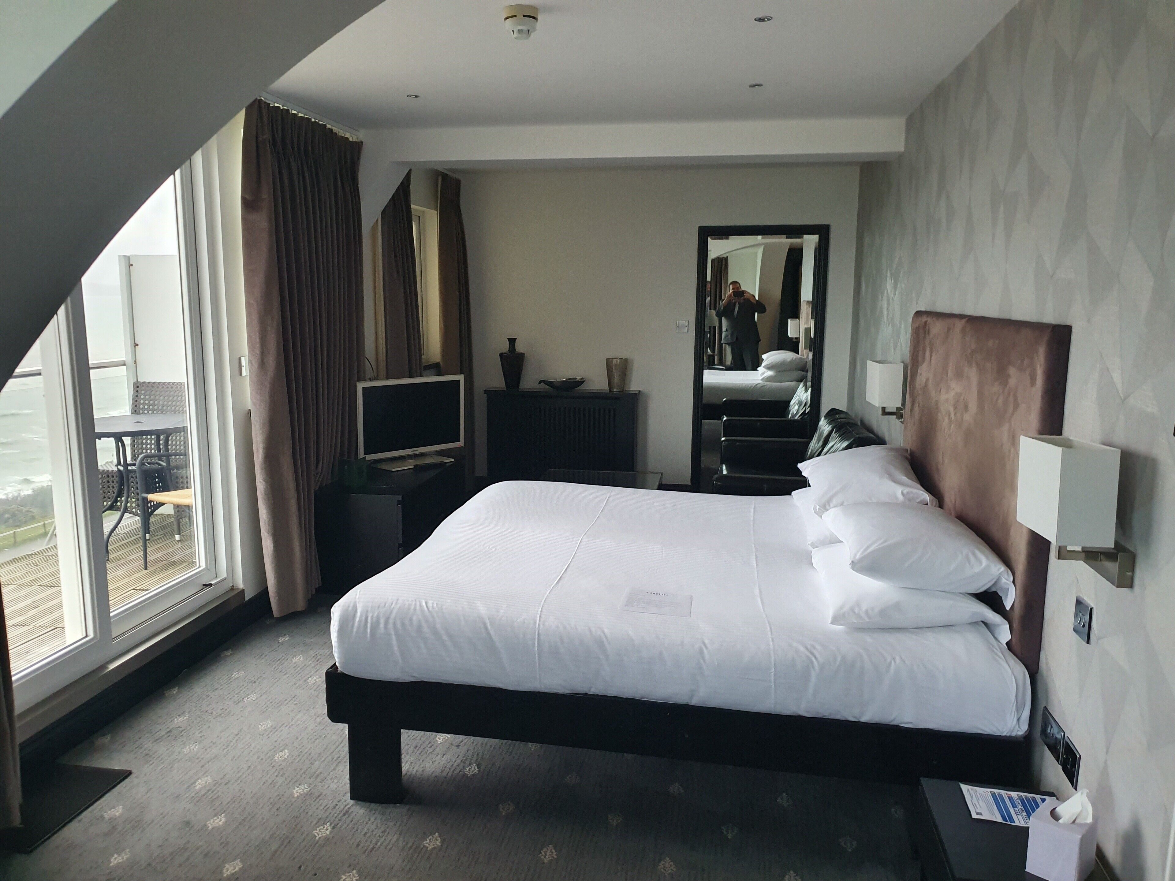 The Suncliff Hotel