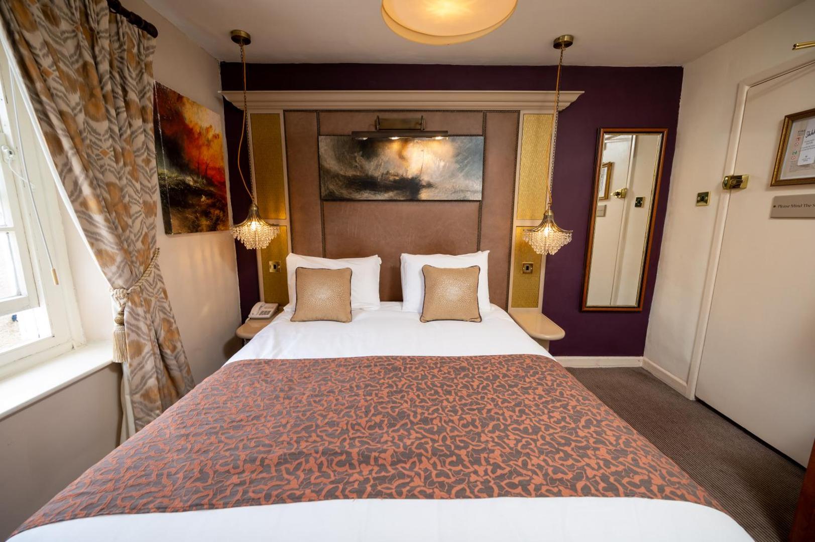 Cross Hands Hotel