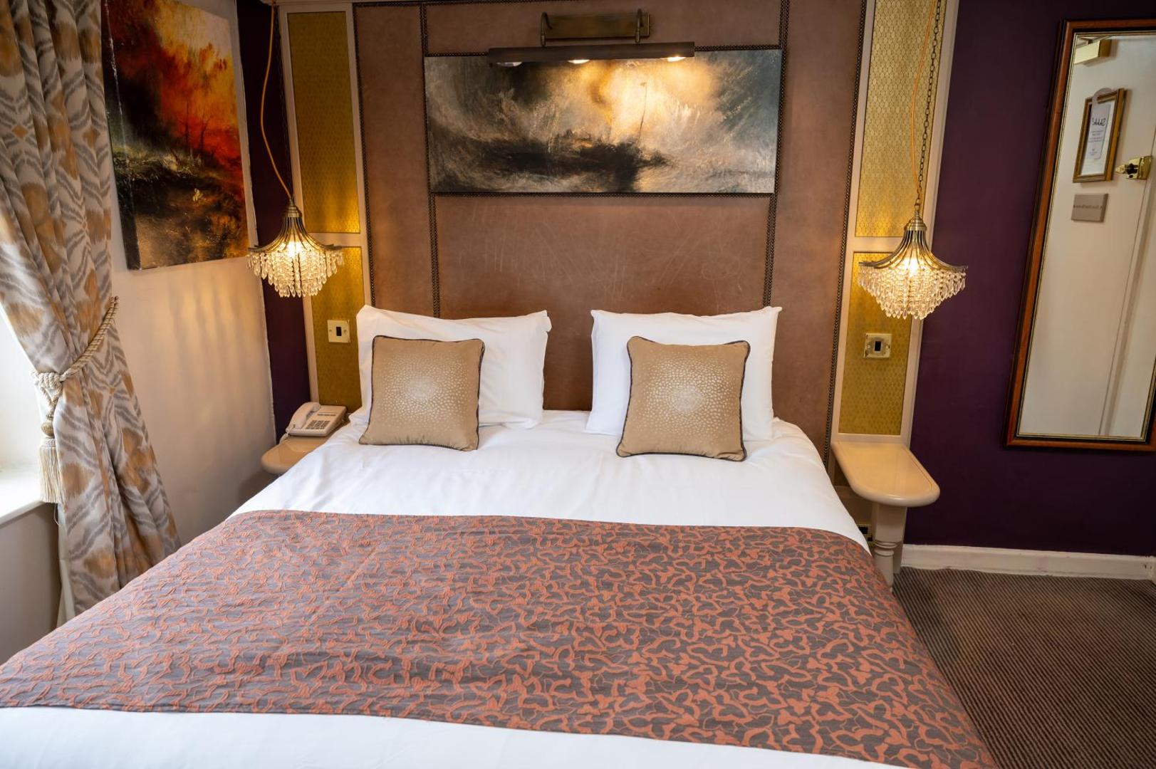 Cross Hands Hotel