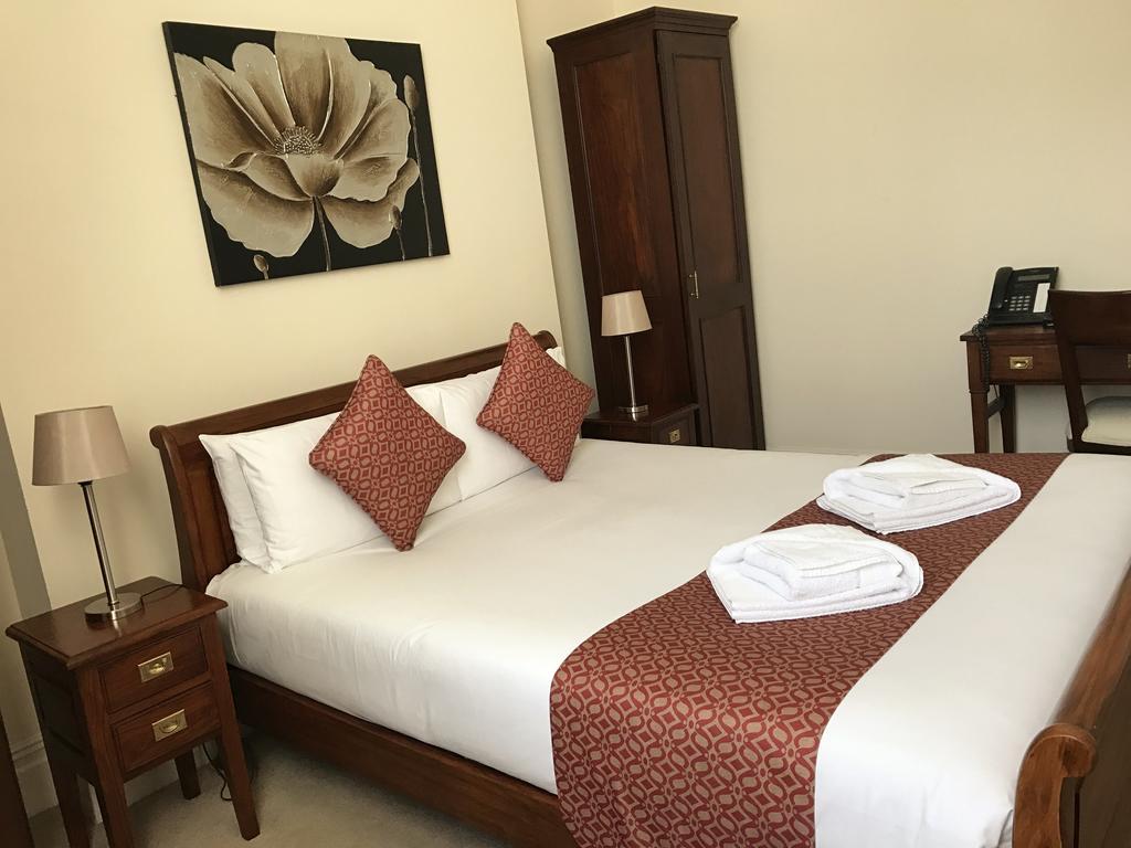 OYO Flagship The Regency
