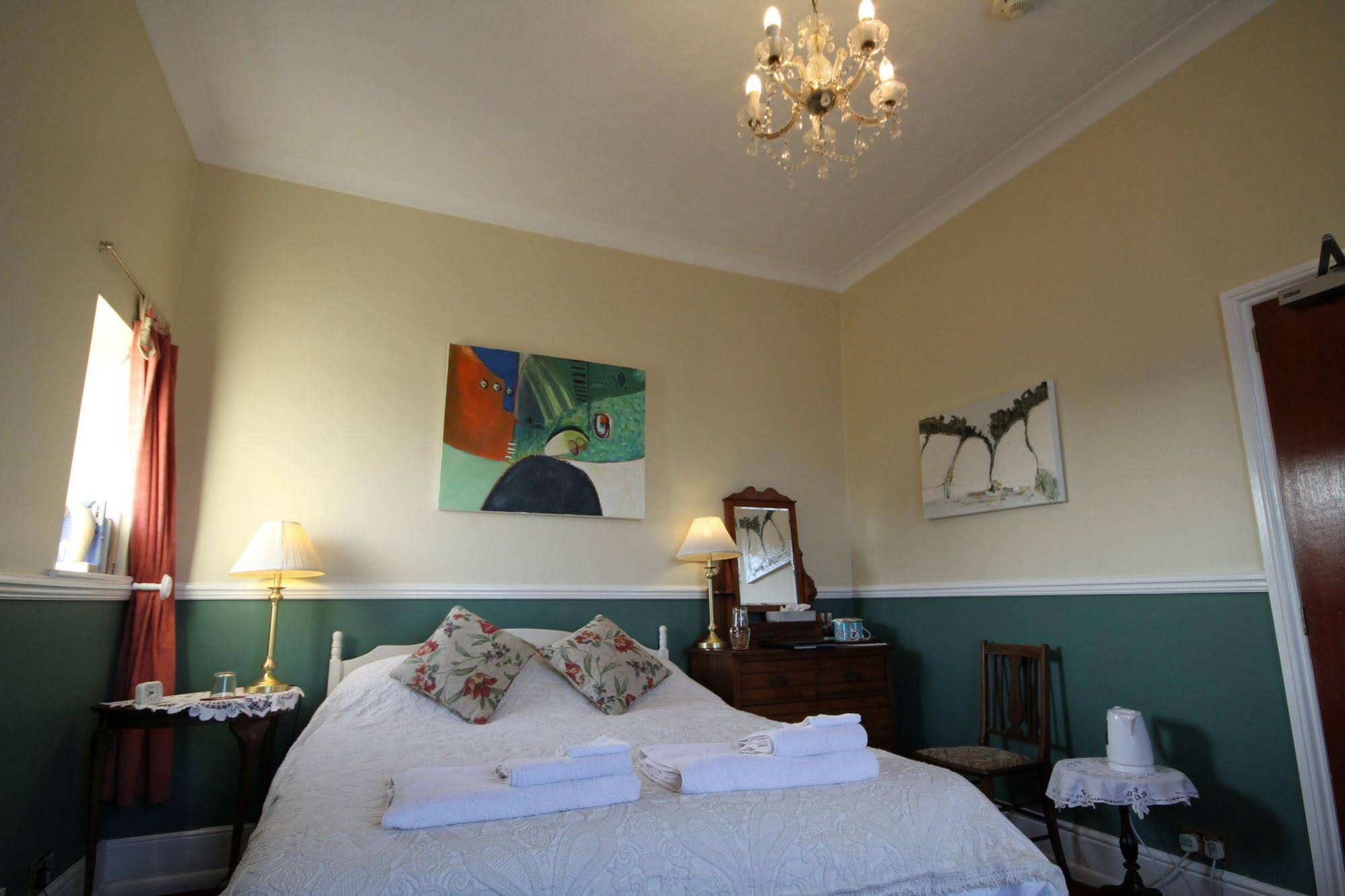 South Lodge