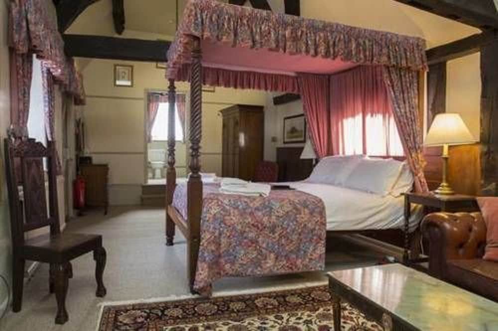The Golden Pheasant Inn