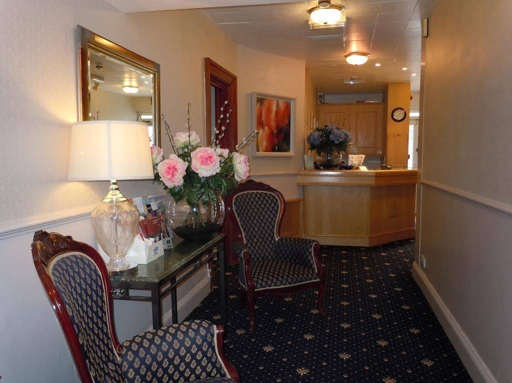 Crystal Hotel & Savour