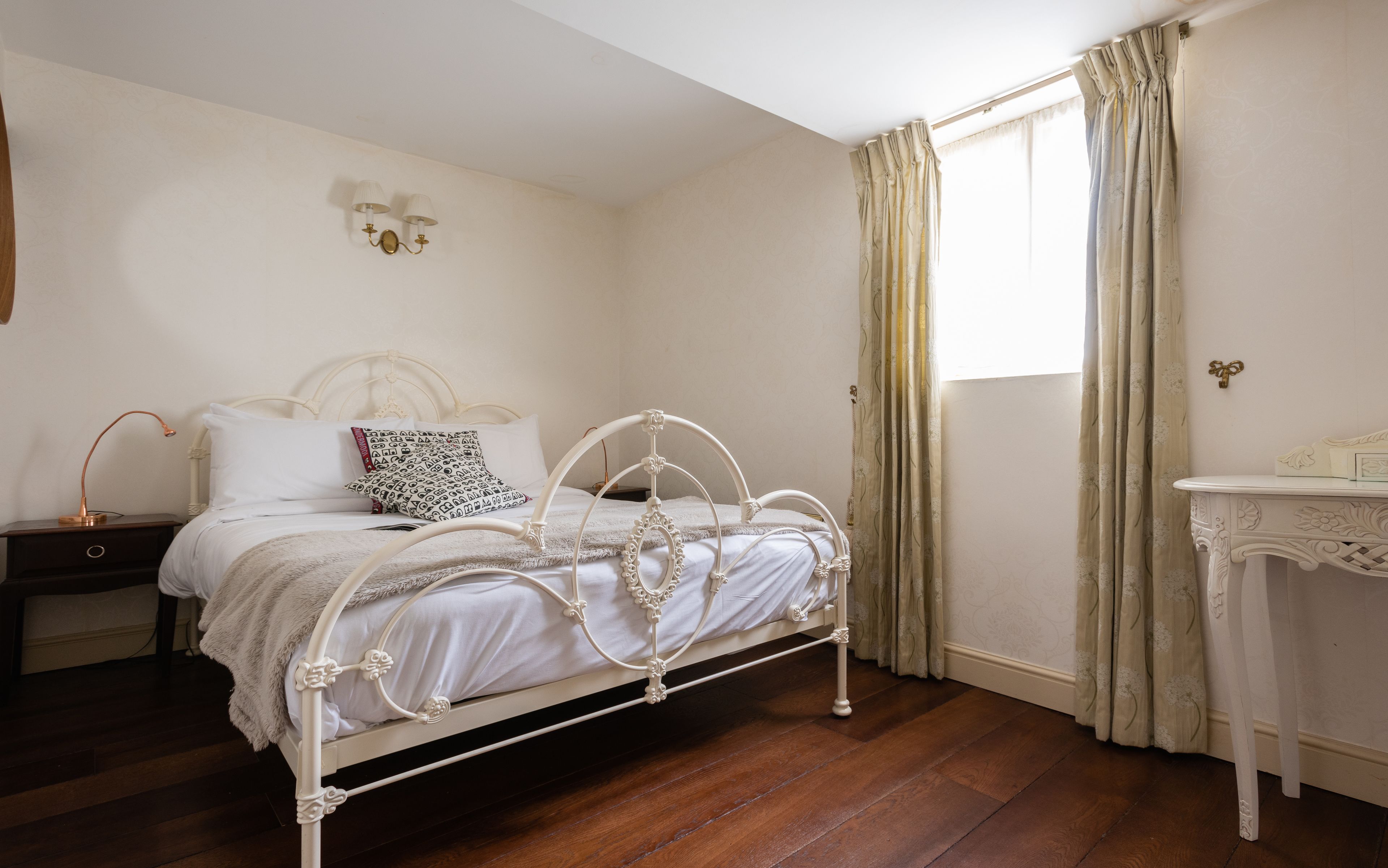 The Georgian Cottage Enchanting 3Bdr Cottage Surrounded by History